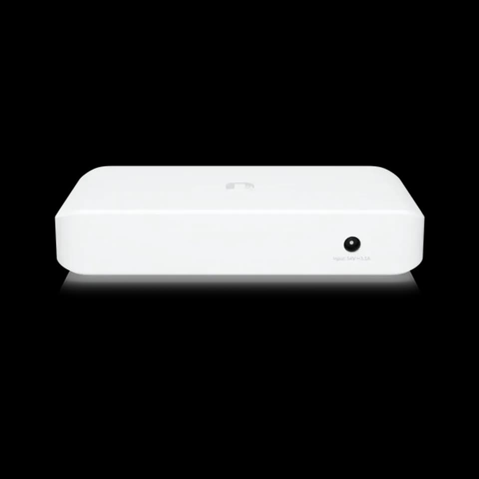 UniFi Switch Lite 8 PoE 交換器 | 8埠 Gigabit PoE供電網管型交換器 | Ubiquiti 網路交換機